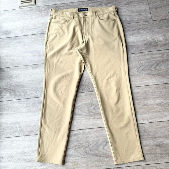 Abercrombie & Fitch The Traveler Khaki Skinny Taper Stretch Pants - Picture 3 of 15